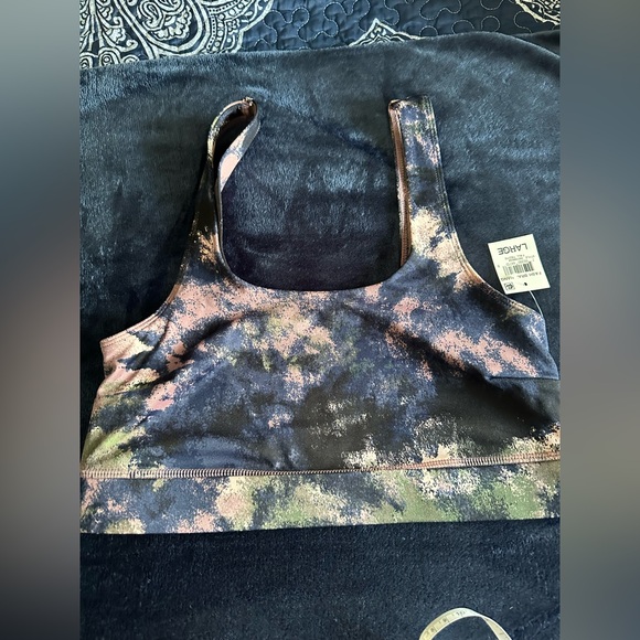 Jenni large work out top.  Purplish hues.   Comfortable 💜 - Picture 11 of 11